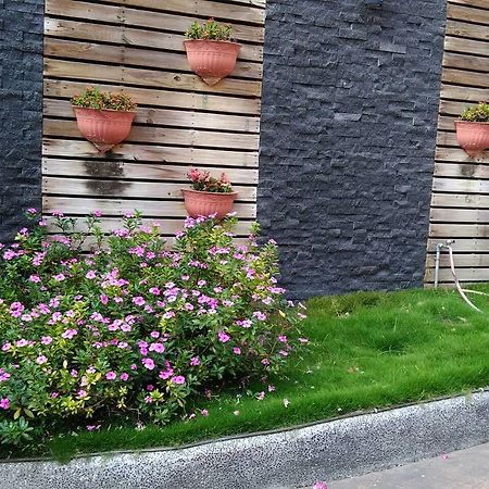 Michelle Motel Taichung Exterior photo
