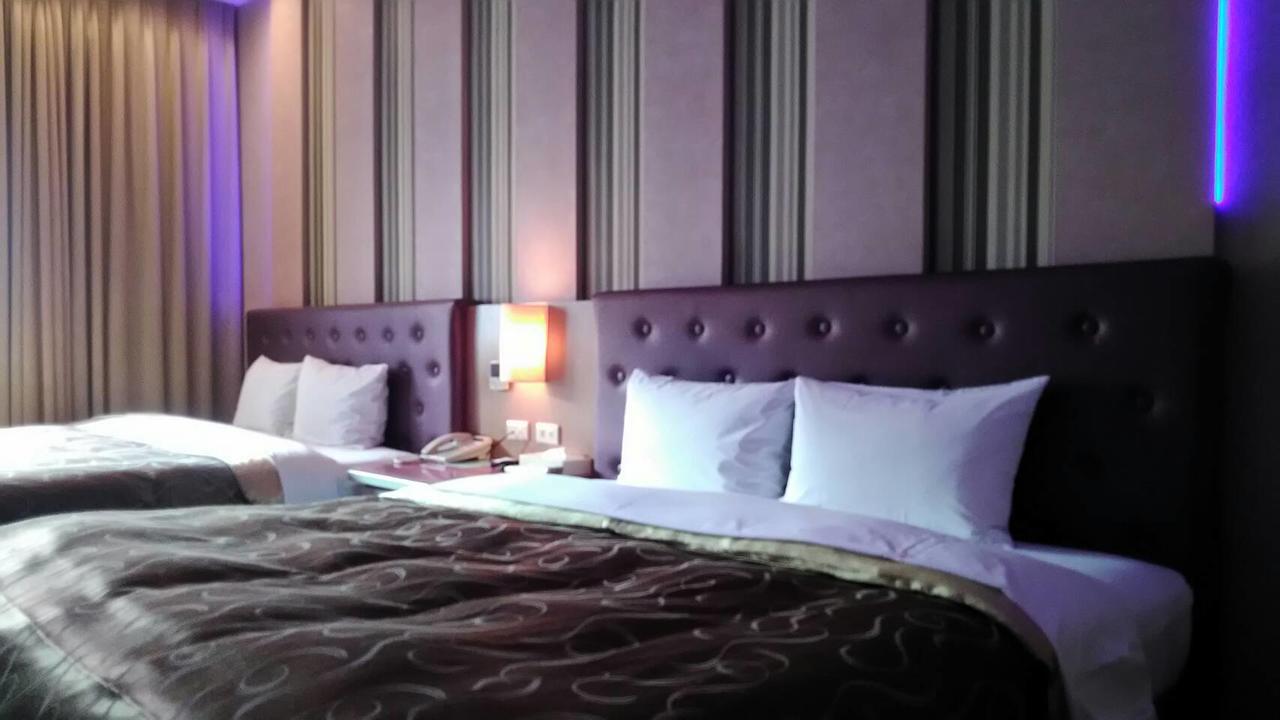 Michelle Motel Taichung Exterior photo